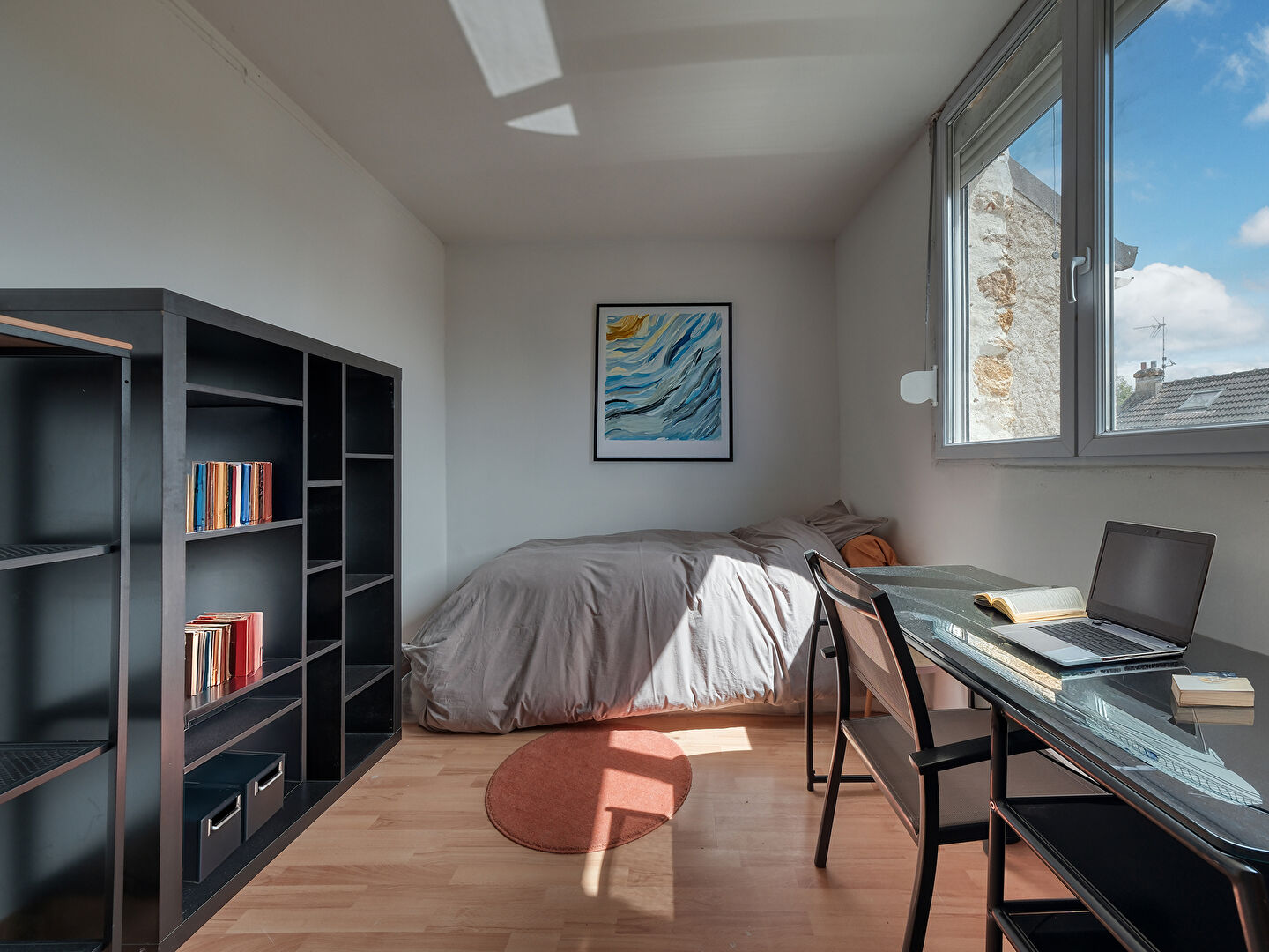 Maison en pierre avec jardin et studio indépendant.