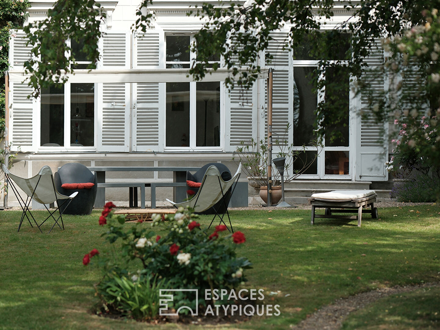 Une adresse rare à Étampes, ville royale, volumes d’exception et cadre verdoyant