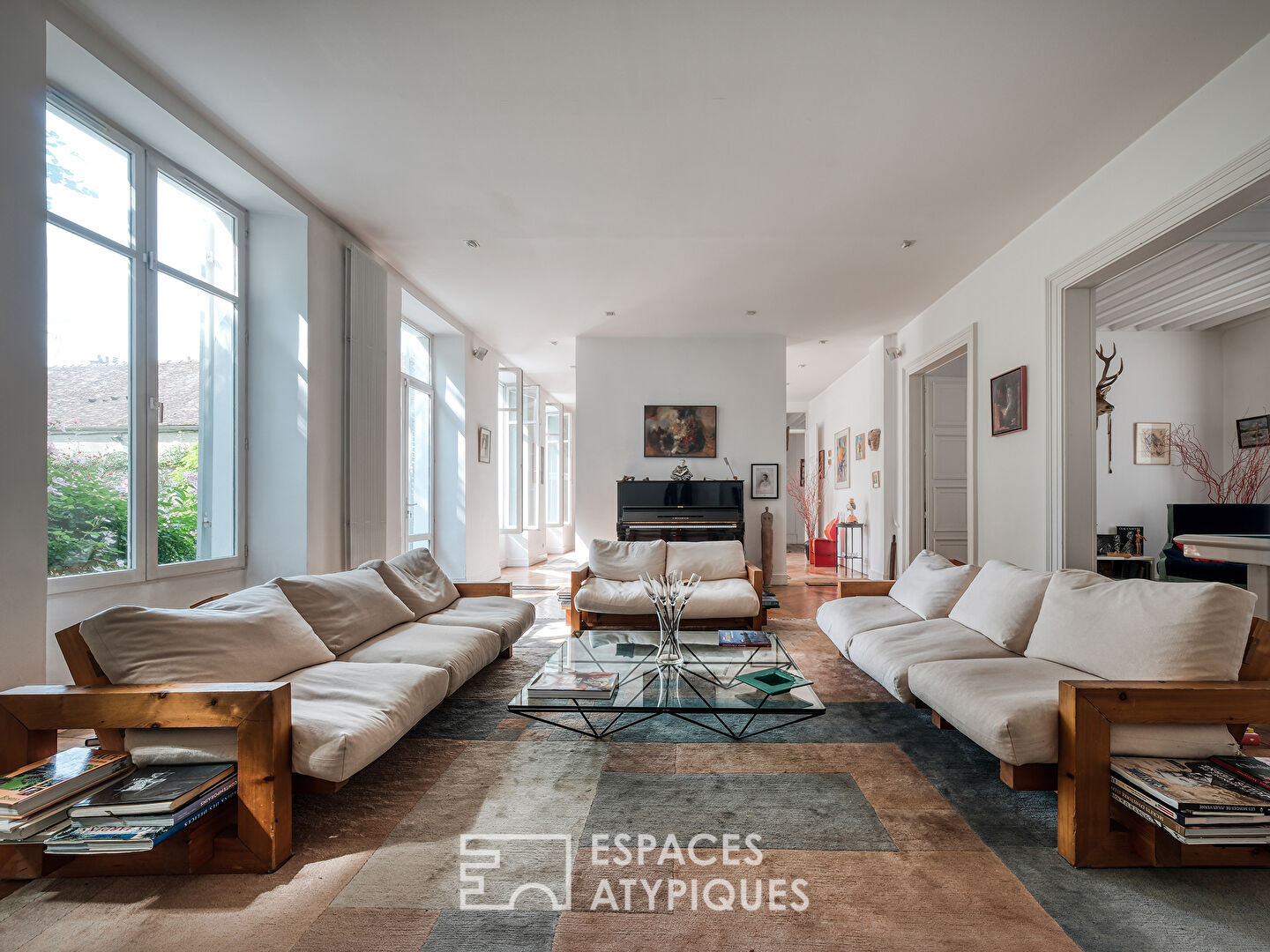 Une adresse rare à Étampes, ville royale, volumes d’exception et cadre verdoyant