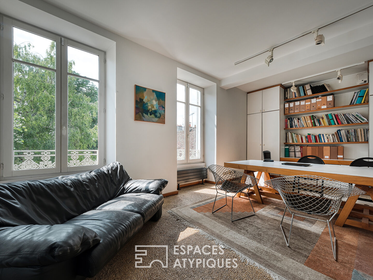 Une adresse rare à Étampes, ville royale, volumes d’exception et cadre verdoyant
