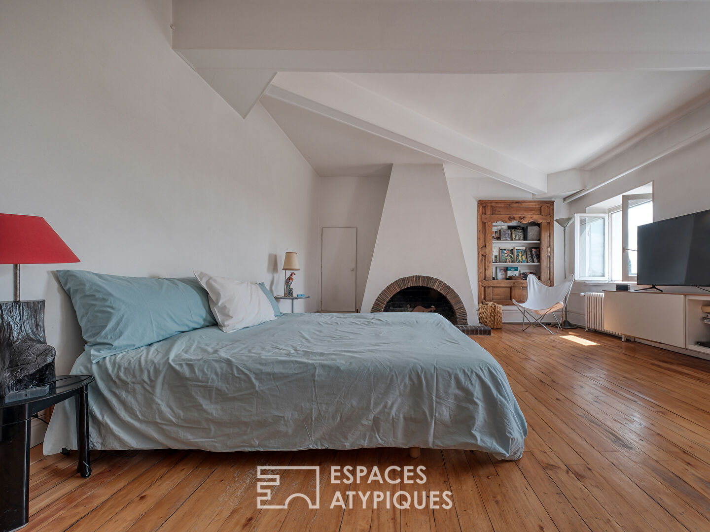Une adresse rare à Étampes, ville royale, volumes d’exception et cadre verdoyant
