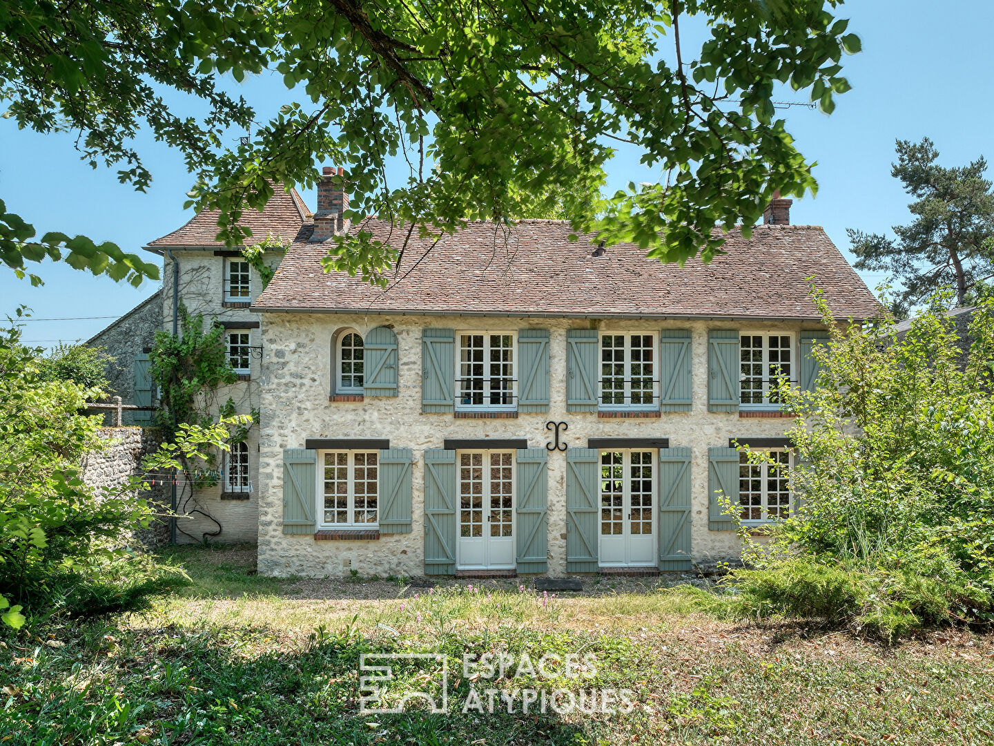 La Demeure de campagne, à proximité de Milly la Forêt.