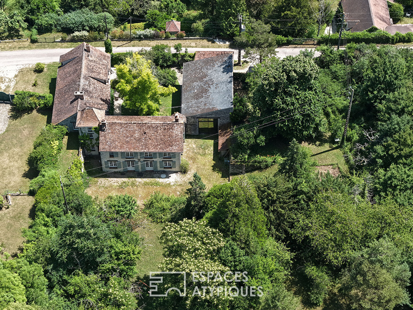 La Demeure de campagne, à proximité de Milly la Forêt.