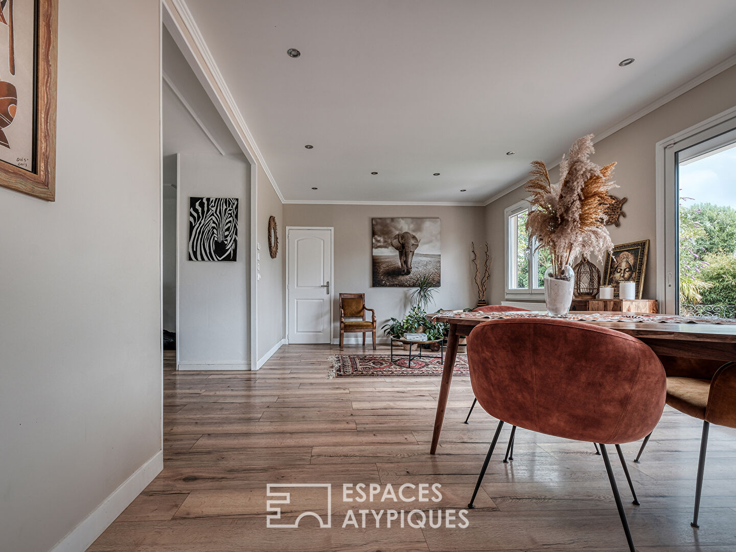 La charmante maison de plain-pied entièrement rénovée avec jardin.