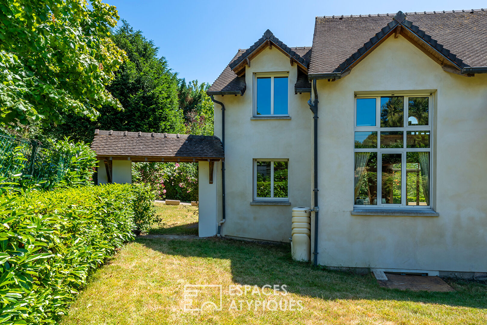 La Maison contemporaine aux volumes généreux à Yerres