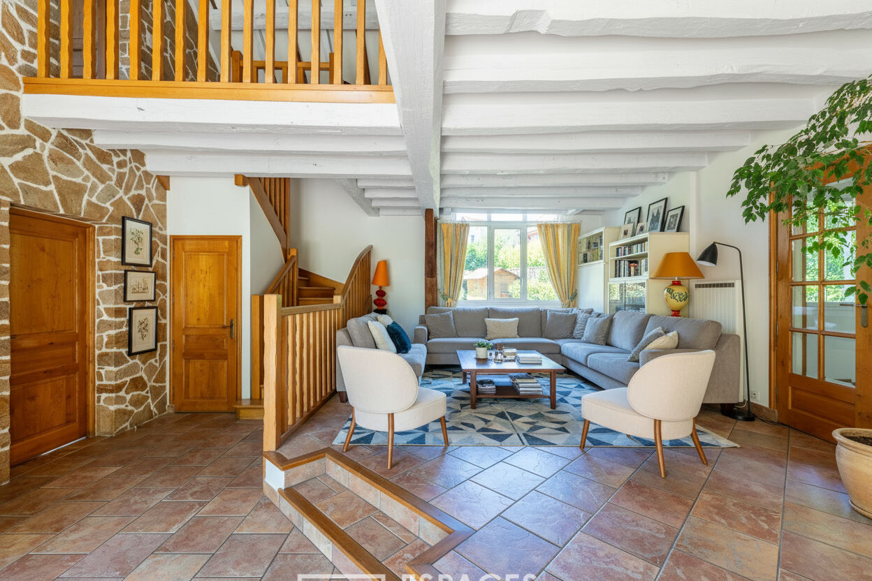La Maison contemporaine aux volumes généreux à Yerres