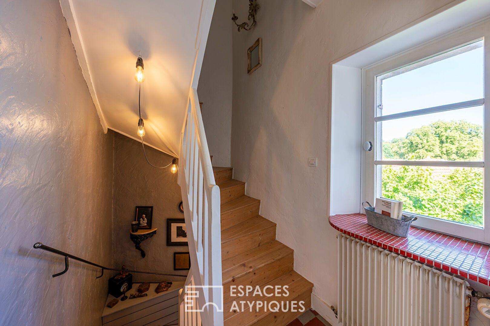 La maison de charme et sa cour préservée