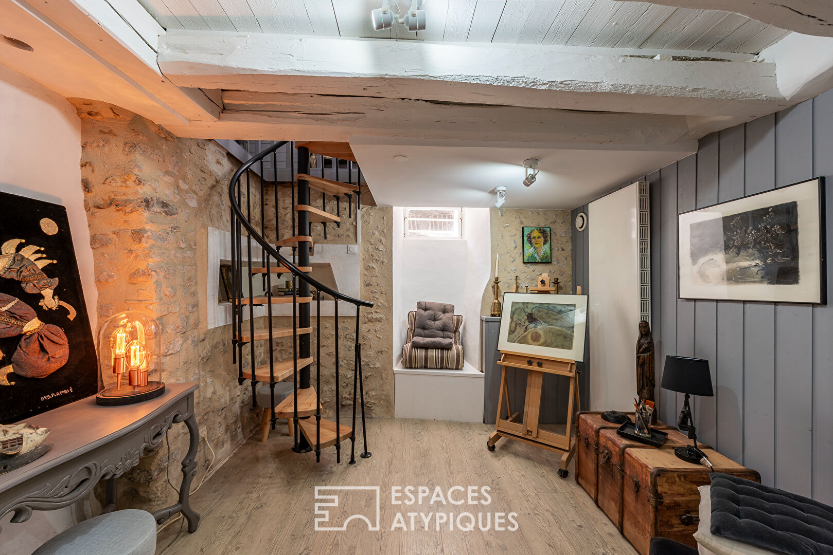 La maison de charme et sa cour préservée