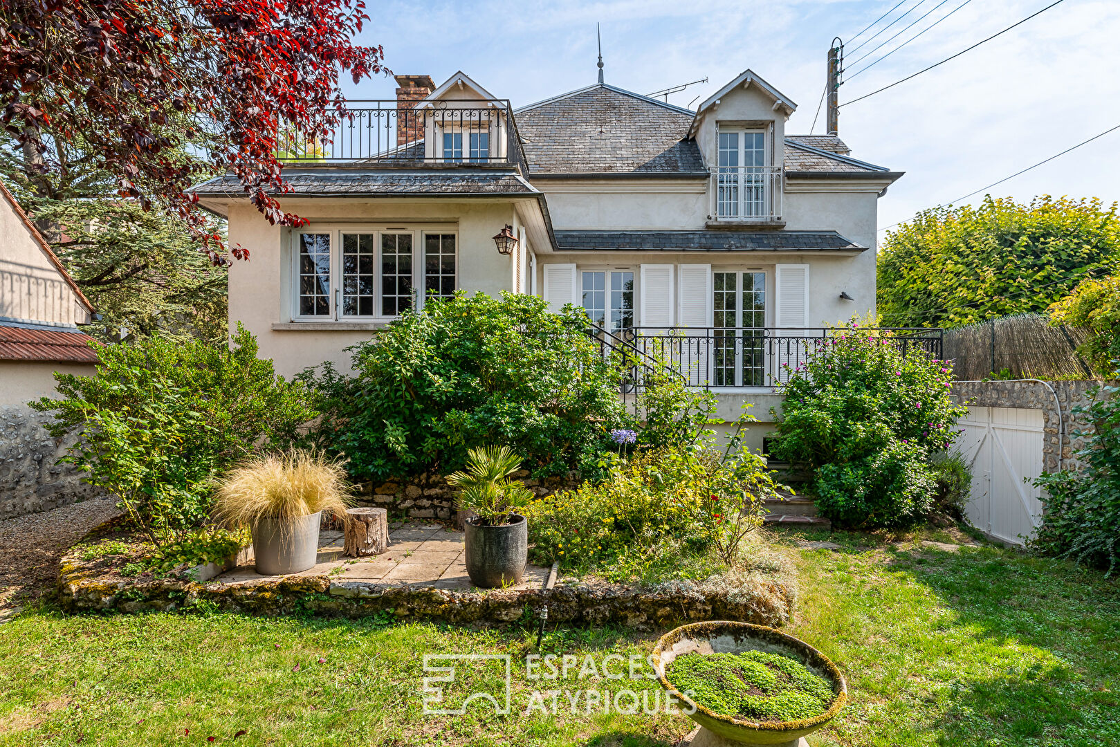 Maison bourgeoise rénovée avec vie de plain-pied et jardin en centre-ville