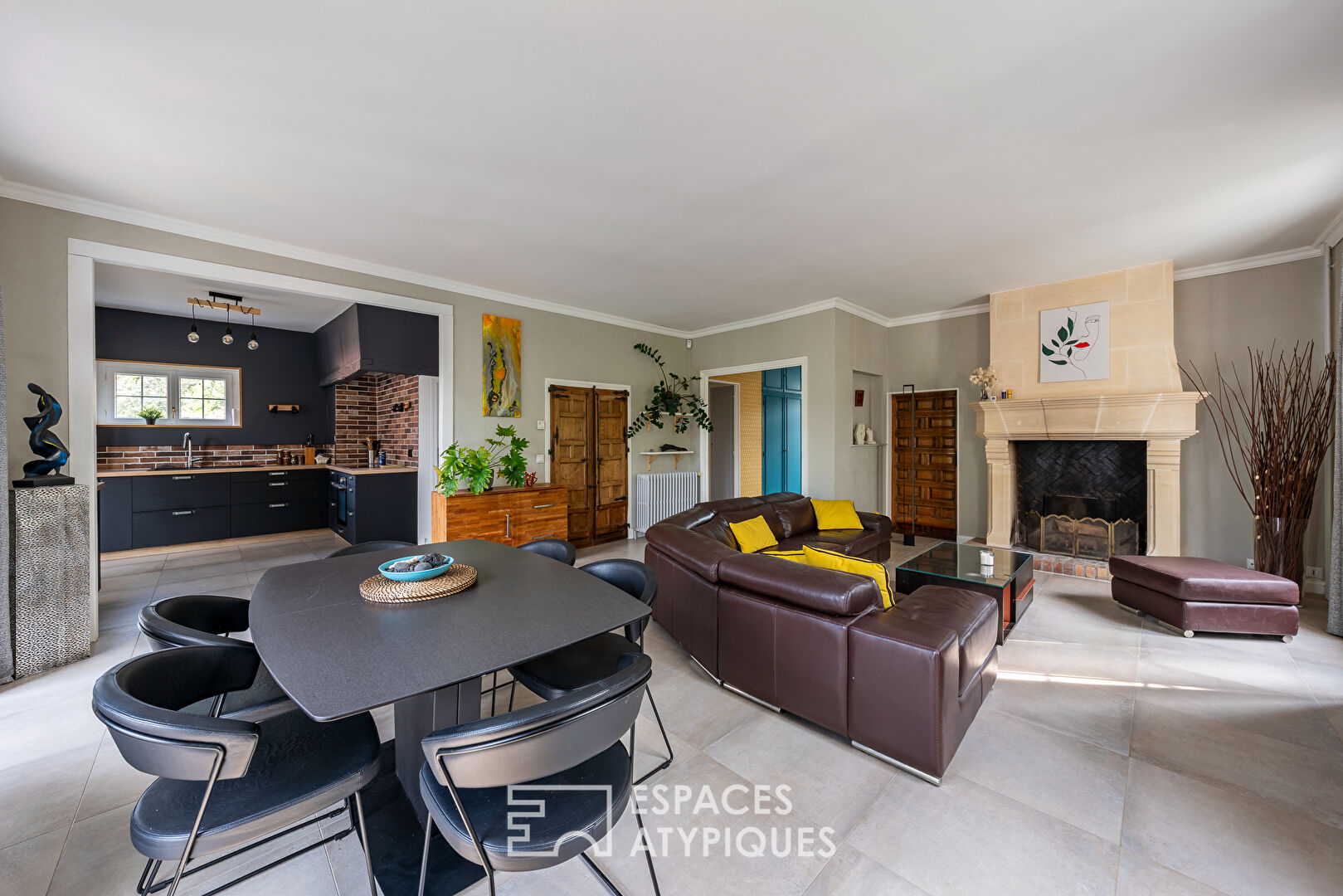 Maison bourgeoise rénovée avec vie de plain-pied et jardin en centre-ville