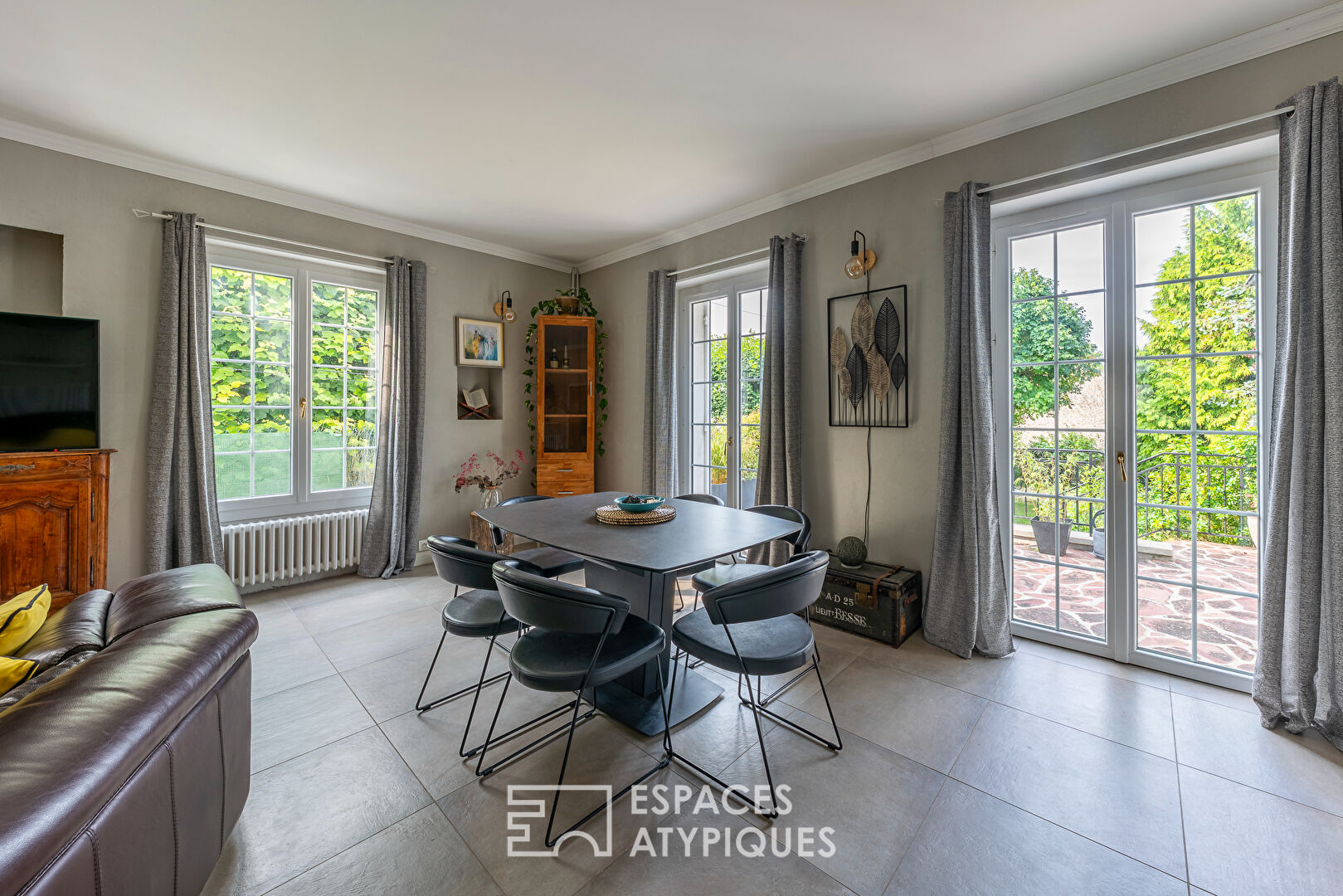 Maison bourgeoise rénovée avec vie de plain-pied et jardin en centre-ville