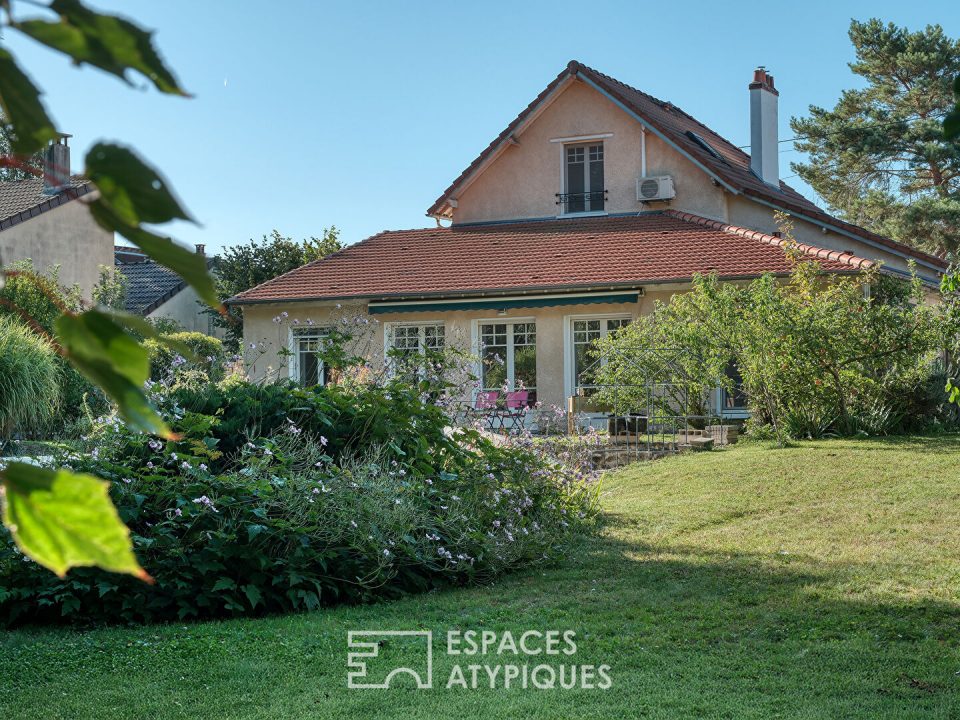 Maison de charme avec belle pièce de vie, piscine et triple garage