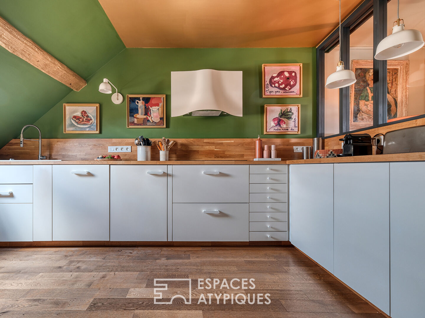 Le loft au caractère historique et paisible au coeur de la ville.