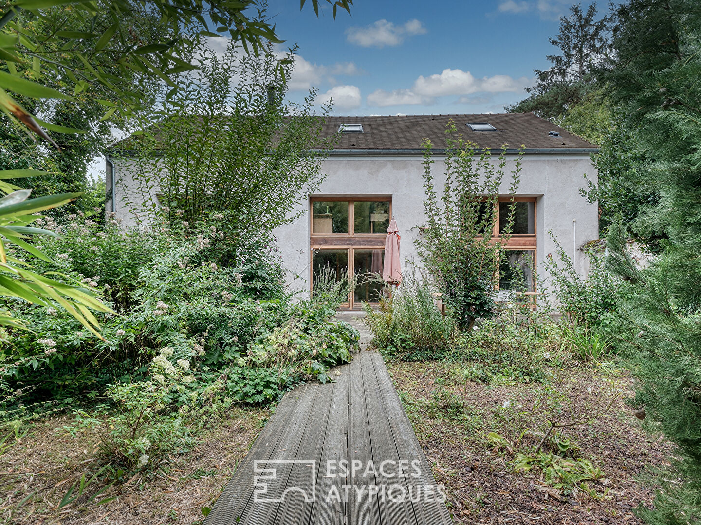 La grange revue par un architecte avec un jardin au calme et sans vis-à-vis