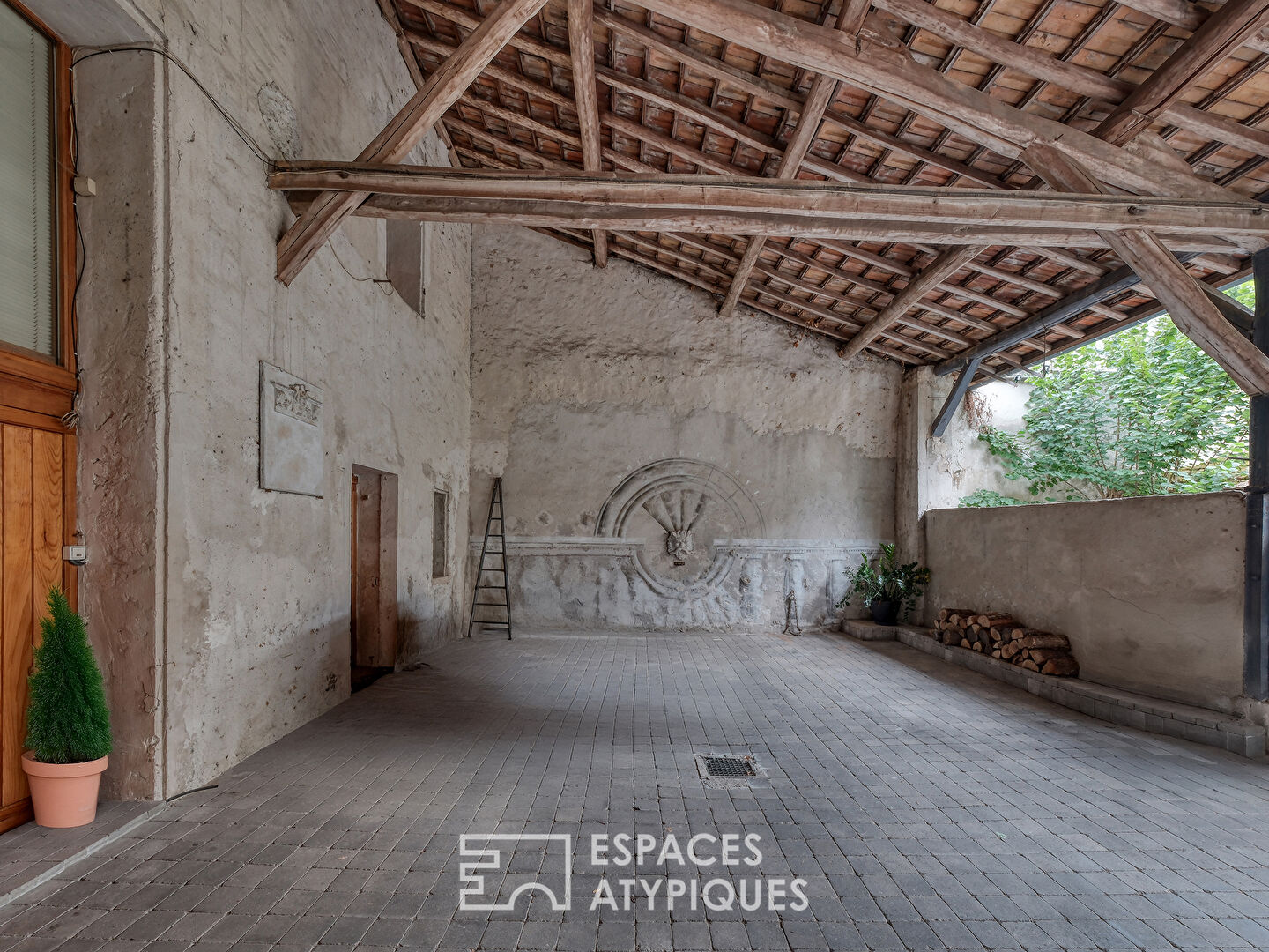 La grange revue par un architecte avec un jardin au calme et sans vis-à-vis