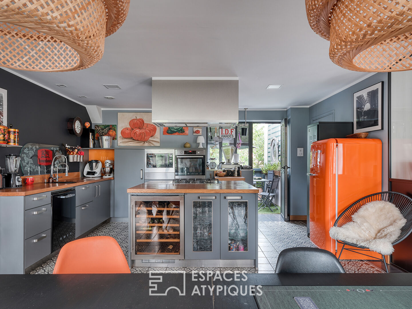 Immeuble de Caractère au Coeur de Mennecy. Studio, T2 et magnifique duplex.