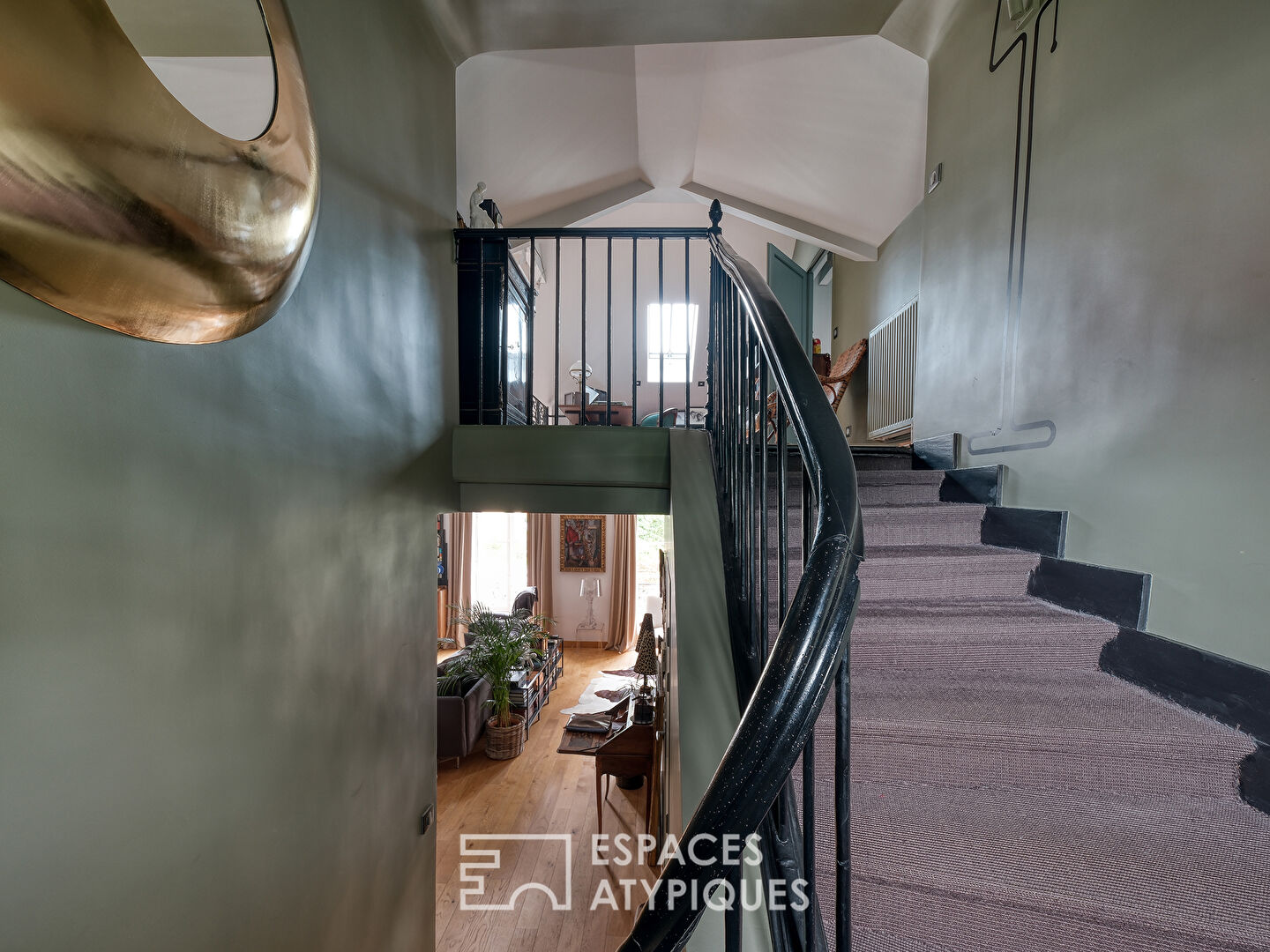 Immeuble de Caractère au Coeur de Mennecy. Studio, T2 et magnifique duplex.