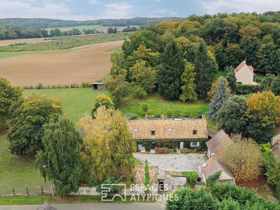 Longère de charme avec une piscine et une maison d'amis