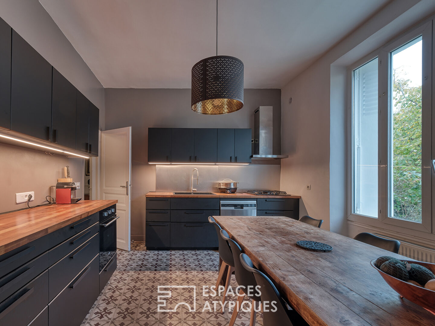 Maison meulière avec jardin dans le centre de Brunoy