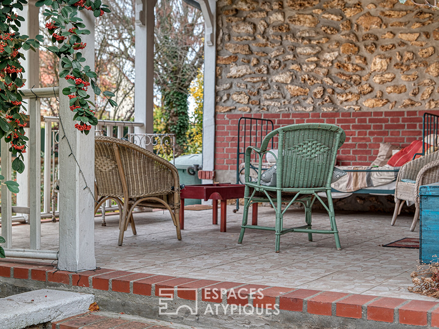Maison meulière avec jardin dans le centre de Brunoy