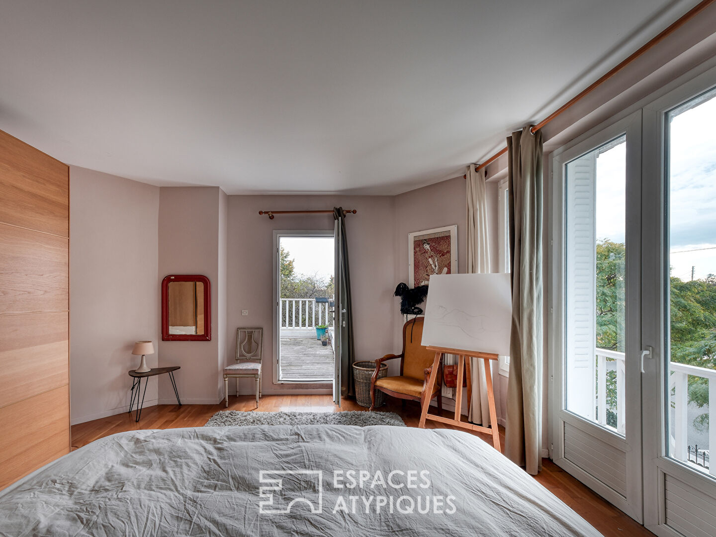 Maison meulière avec jardin dans le centre de Brunoy