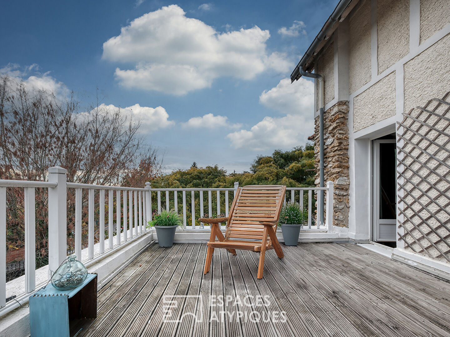 Maison meulière avec jardin dans le centre de Brunoy