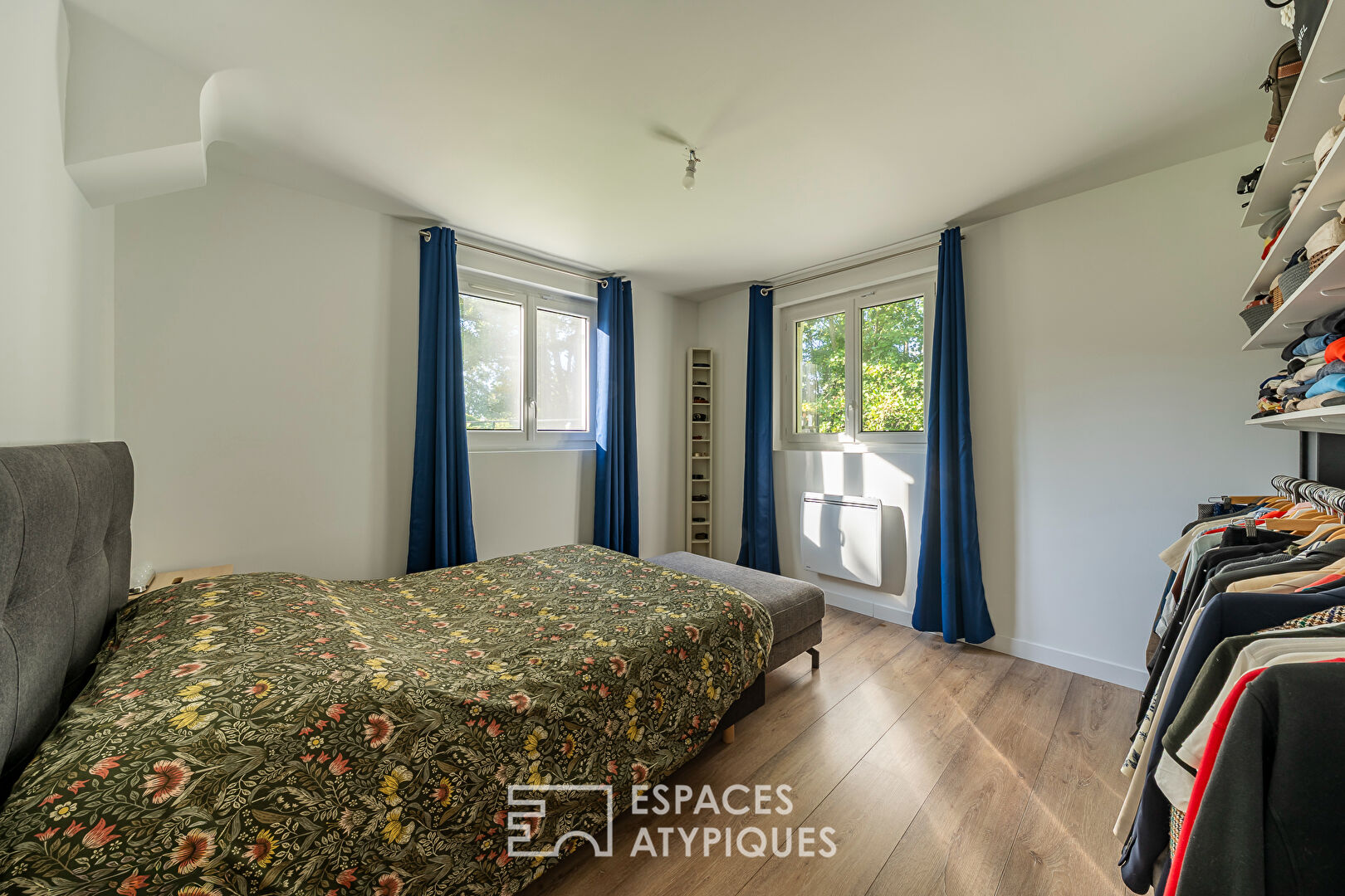 Maison de charme avec jardin bucolique à proximité de la gare.