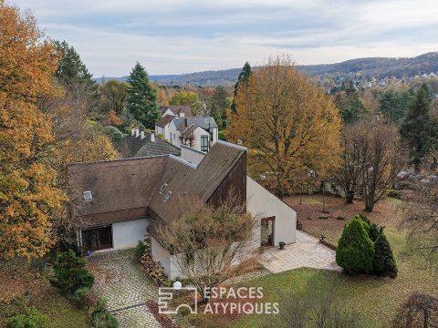 La maison d’architecte des années 70 et son parc paysager
