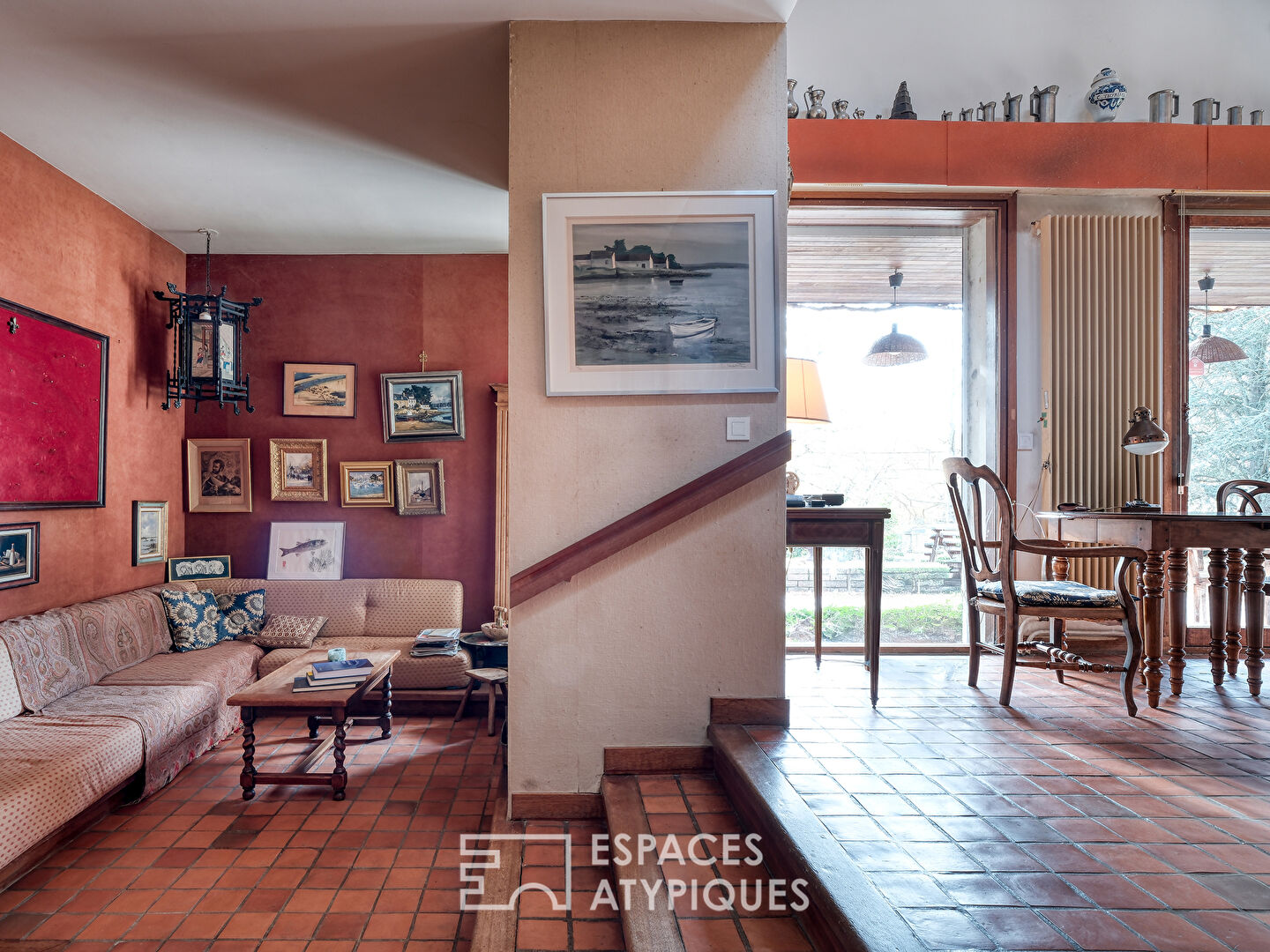 La maison d’architecte des années 70 et son parc paysager