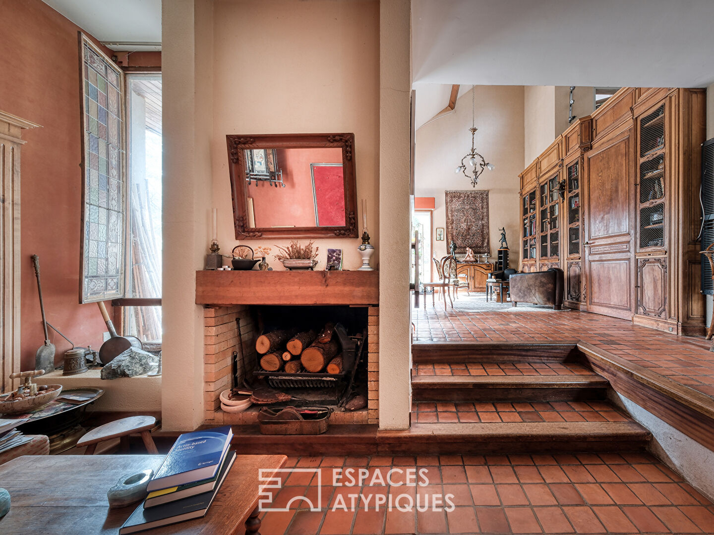 La maison d’architecte des années 70 et son parc paysager