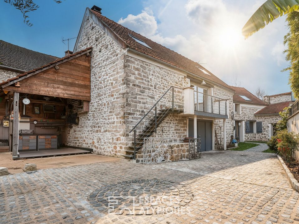 Grange rénovée à l'esprit contemporain et authentique