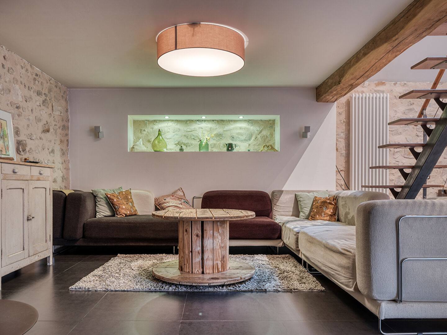 Grange rénovée à l’esprit contemporain et authentique