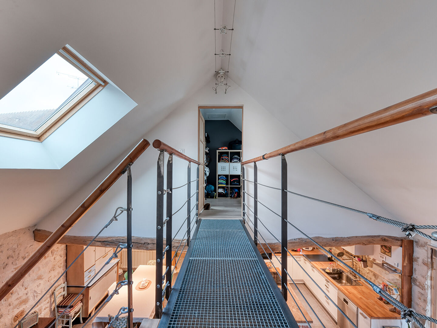 Grange rénovée à l’esprit contemporain et authentique