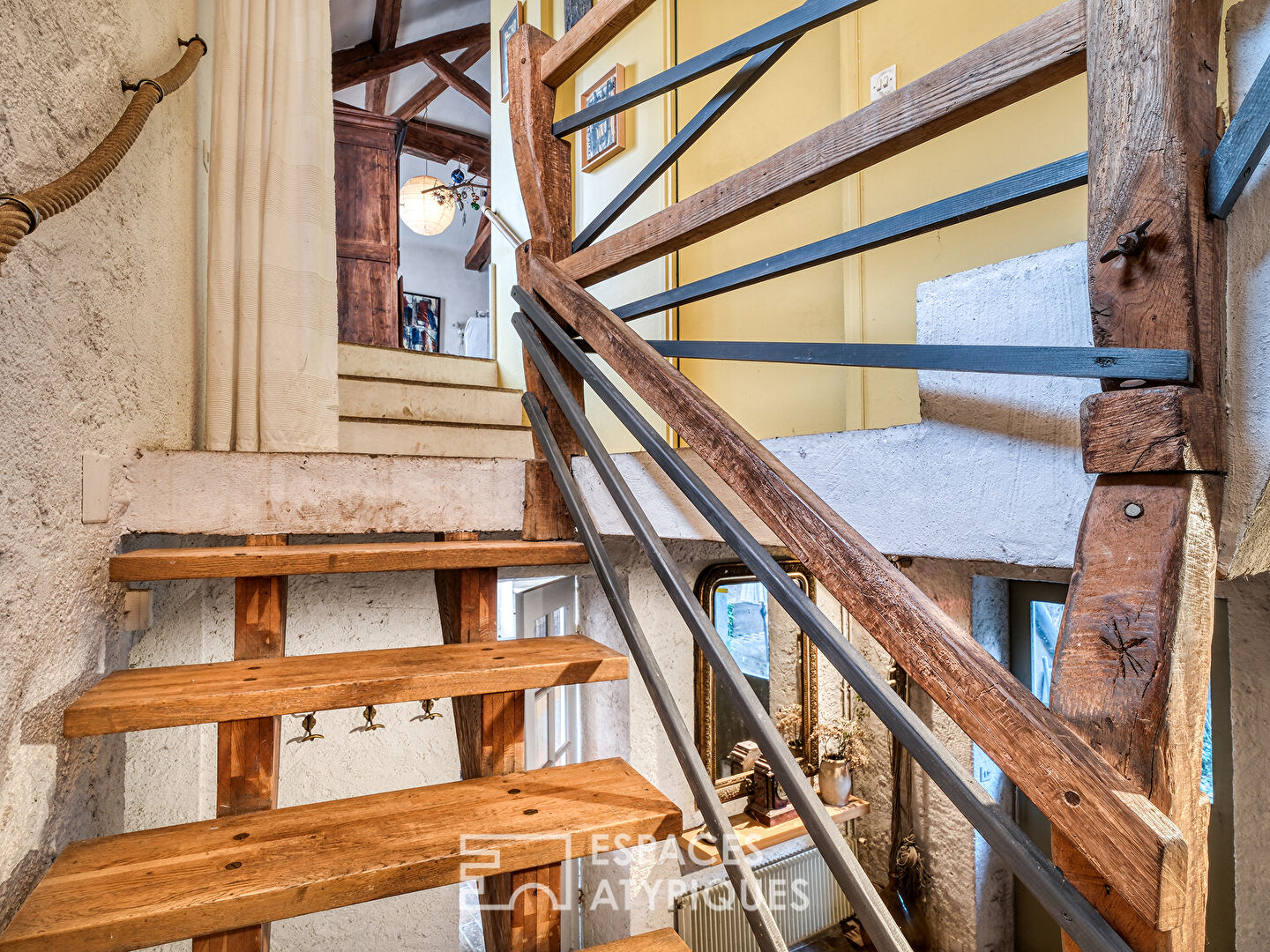 Maison de ville avec dépendances, atelier et jardin au coeur de Chilly-Mazarin