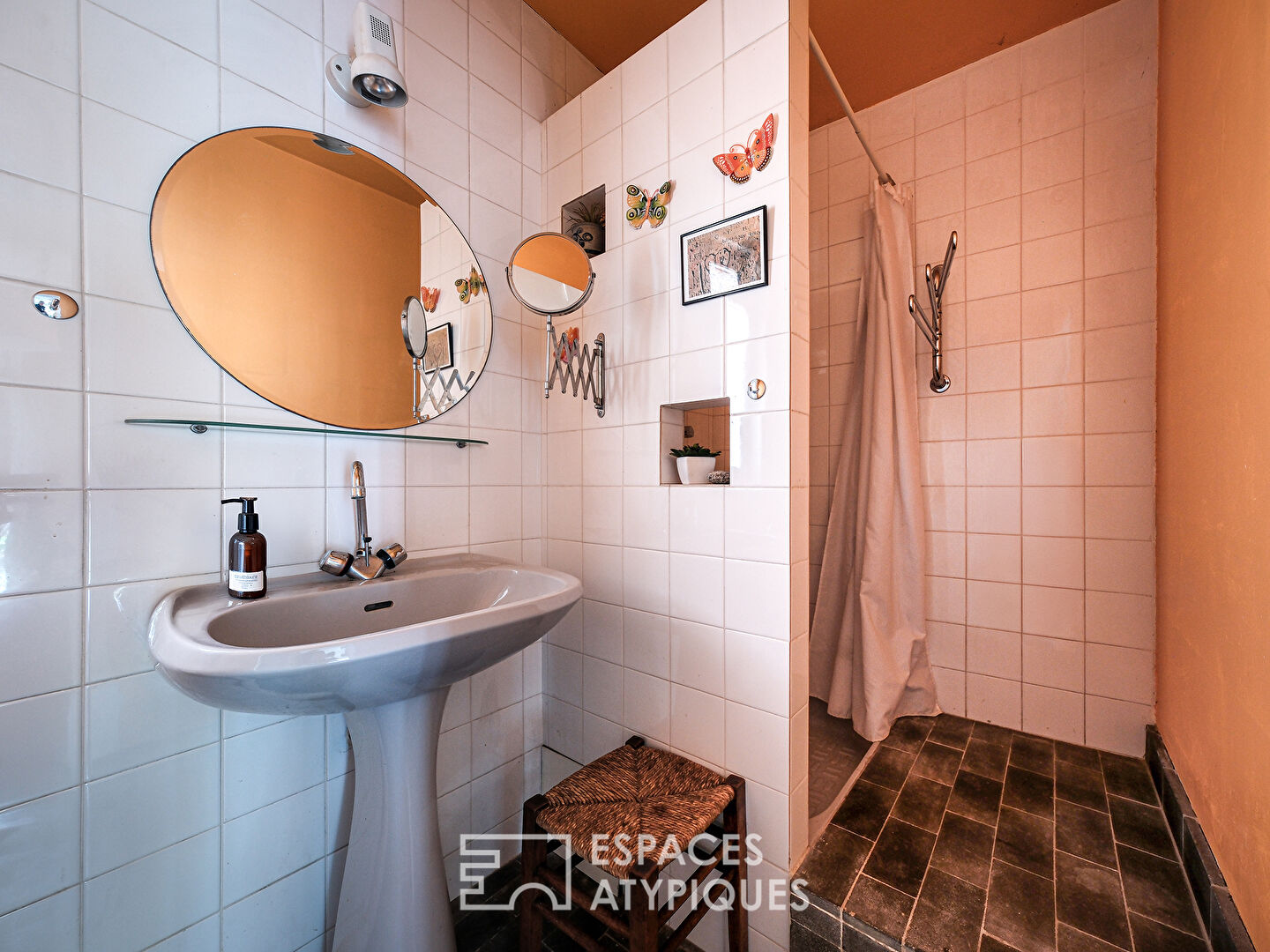 Maison de ville avec dépendances, atelier et jardin au coeur de Chilly-Mazarin