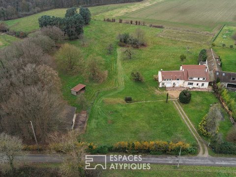Propriété de charme avec box à chevaux et terrain de tennis
