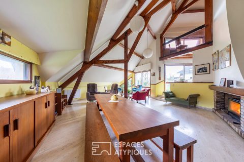 La maison à l&rsquo;architecture atypique avec jardin