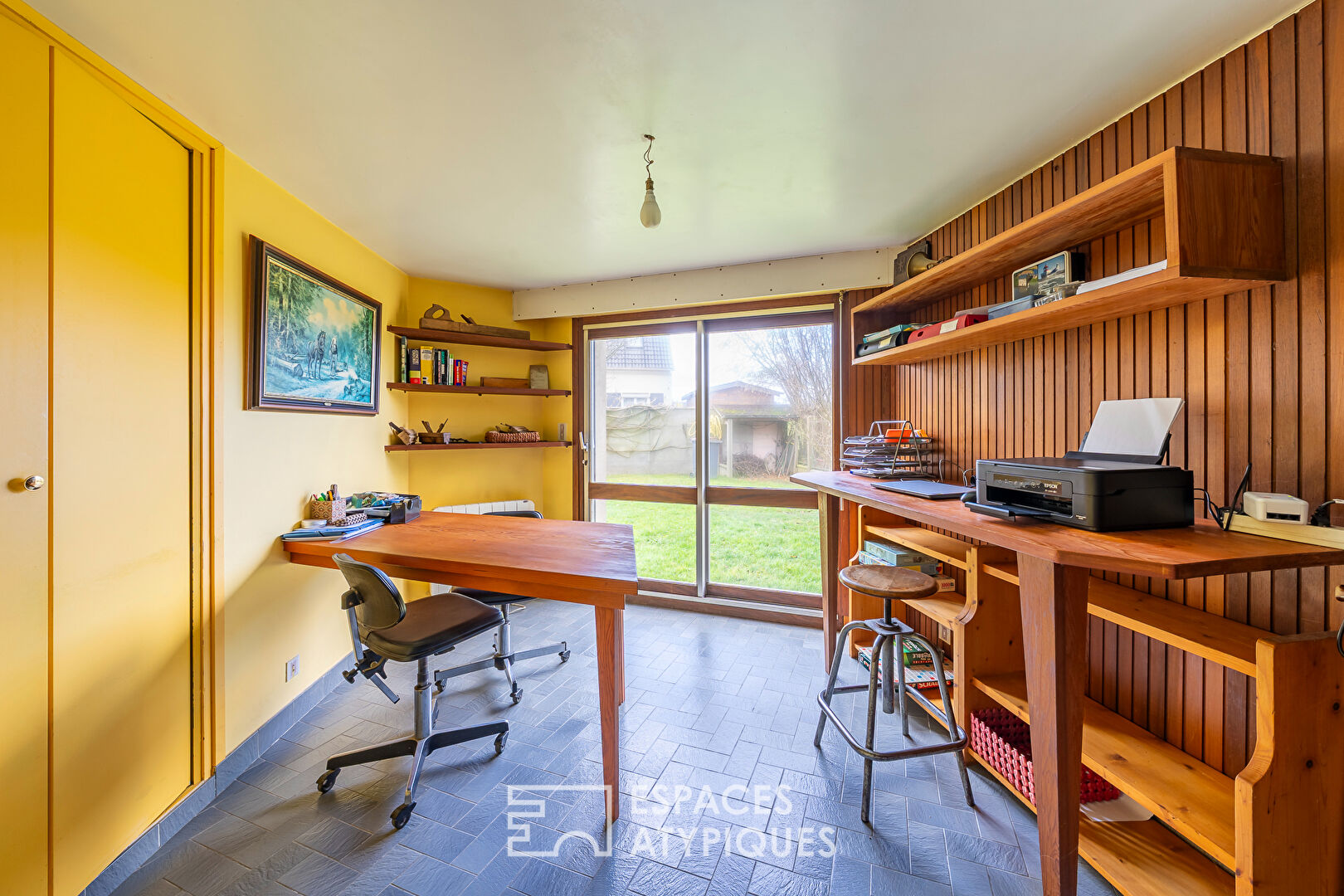 La maison à l&rsquo;architecture atypique avec jardin