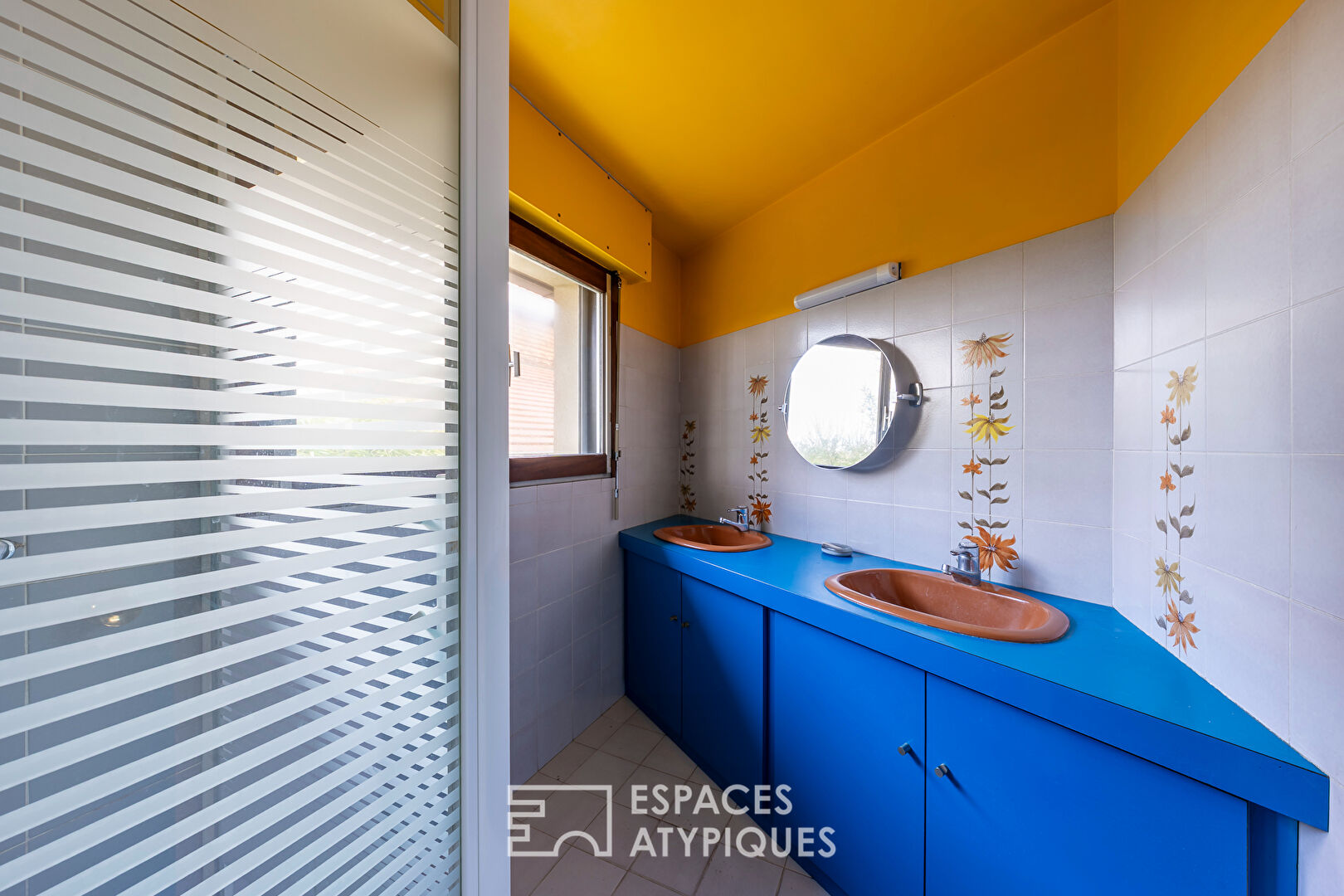 La maison à l&rsquo;architecture atypique avec jardin