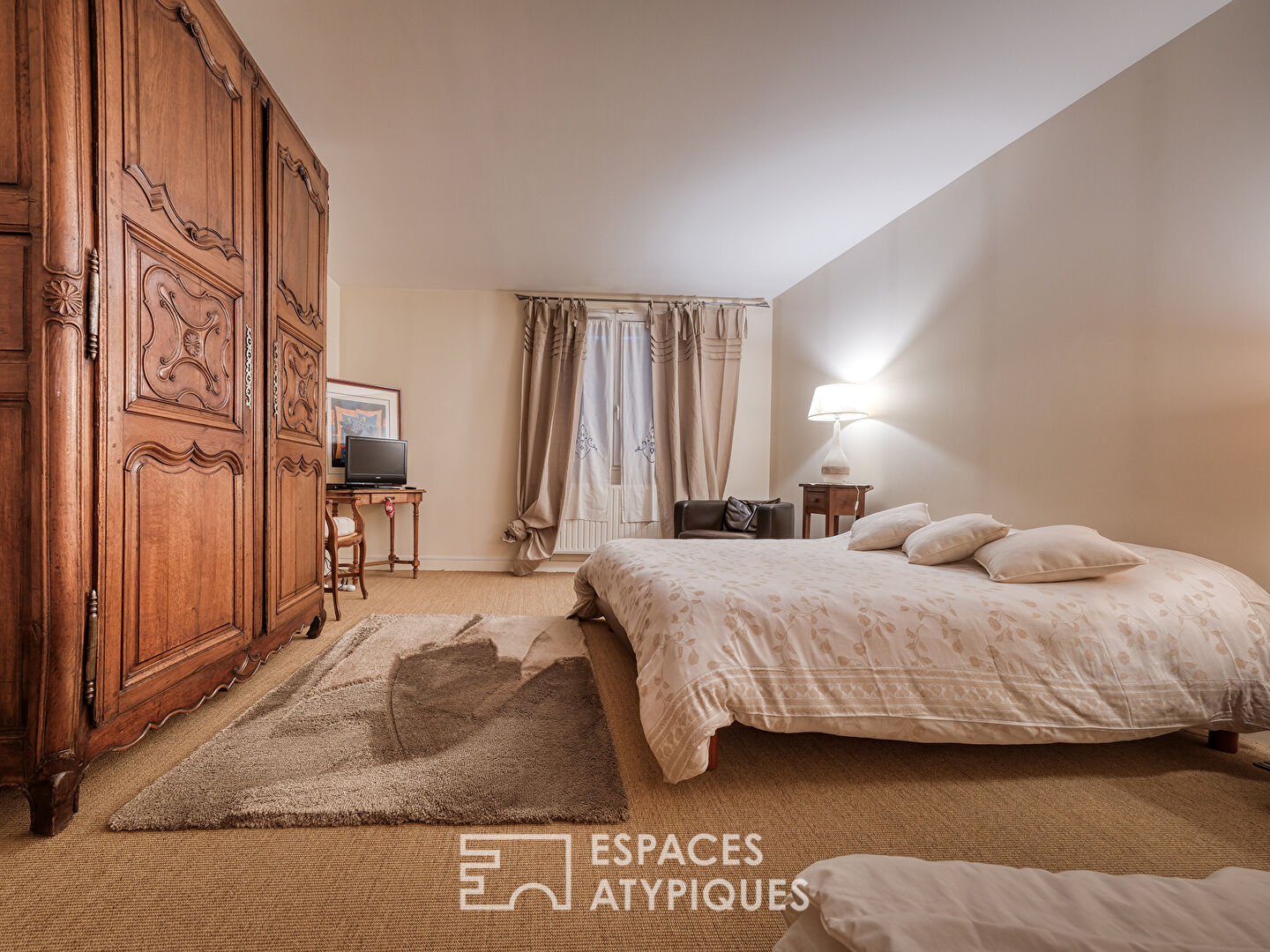 Le corps de ferme rénové avec jardin sans vis-à-vis