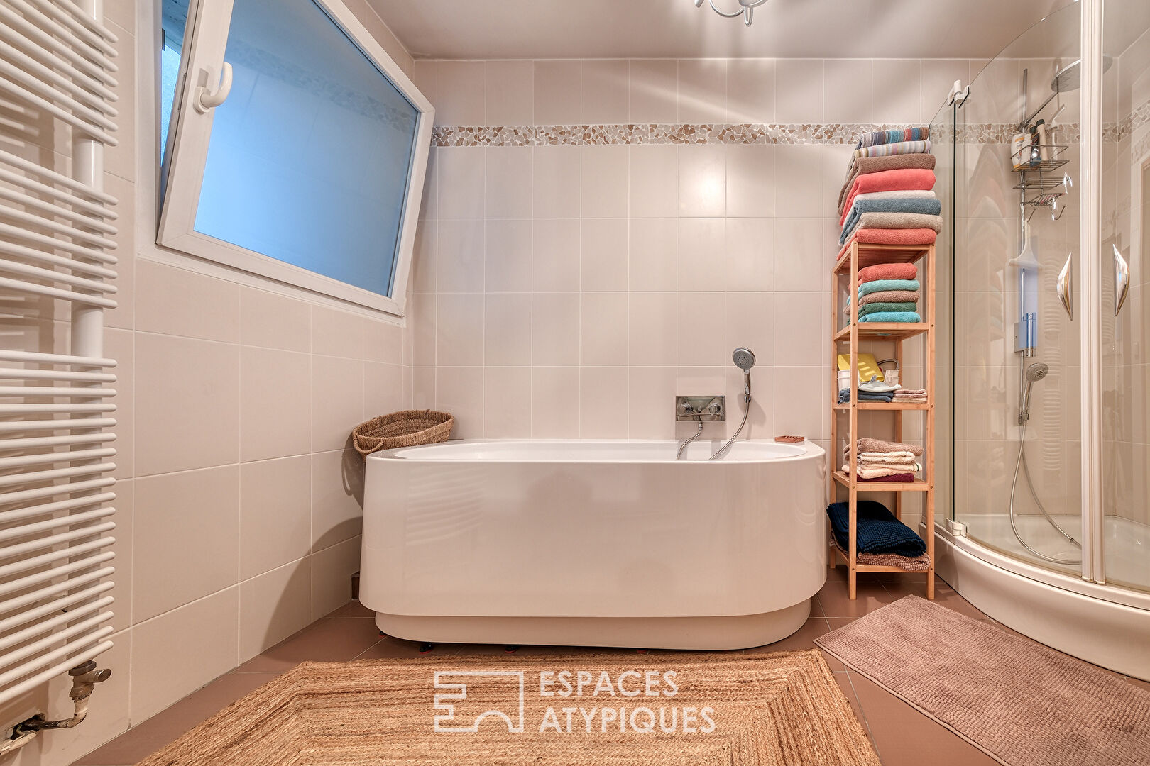 Le corps de ferme rénové avec jardin sans vis-à-vis