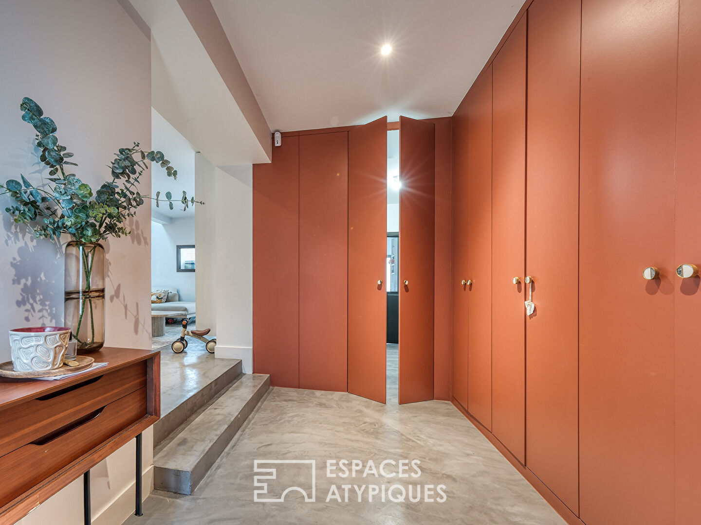 La maison d&rsquo;architecte rénovée avec piscine dans le centre historique de Savigny-sur-Orge