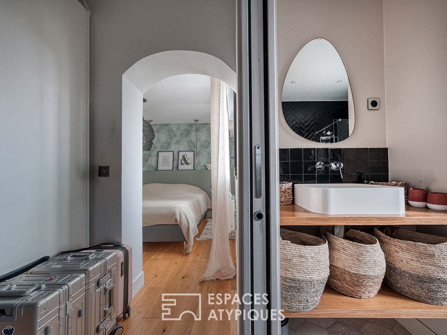 La maison d&rsquo;architecte rénovée avec piscine dans le centre historique de Savigny-sur-Orge