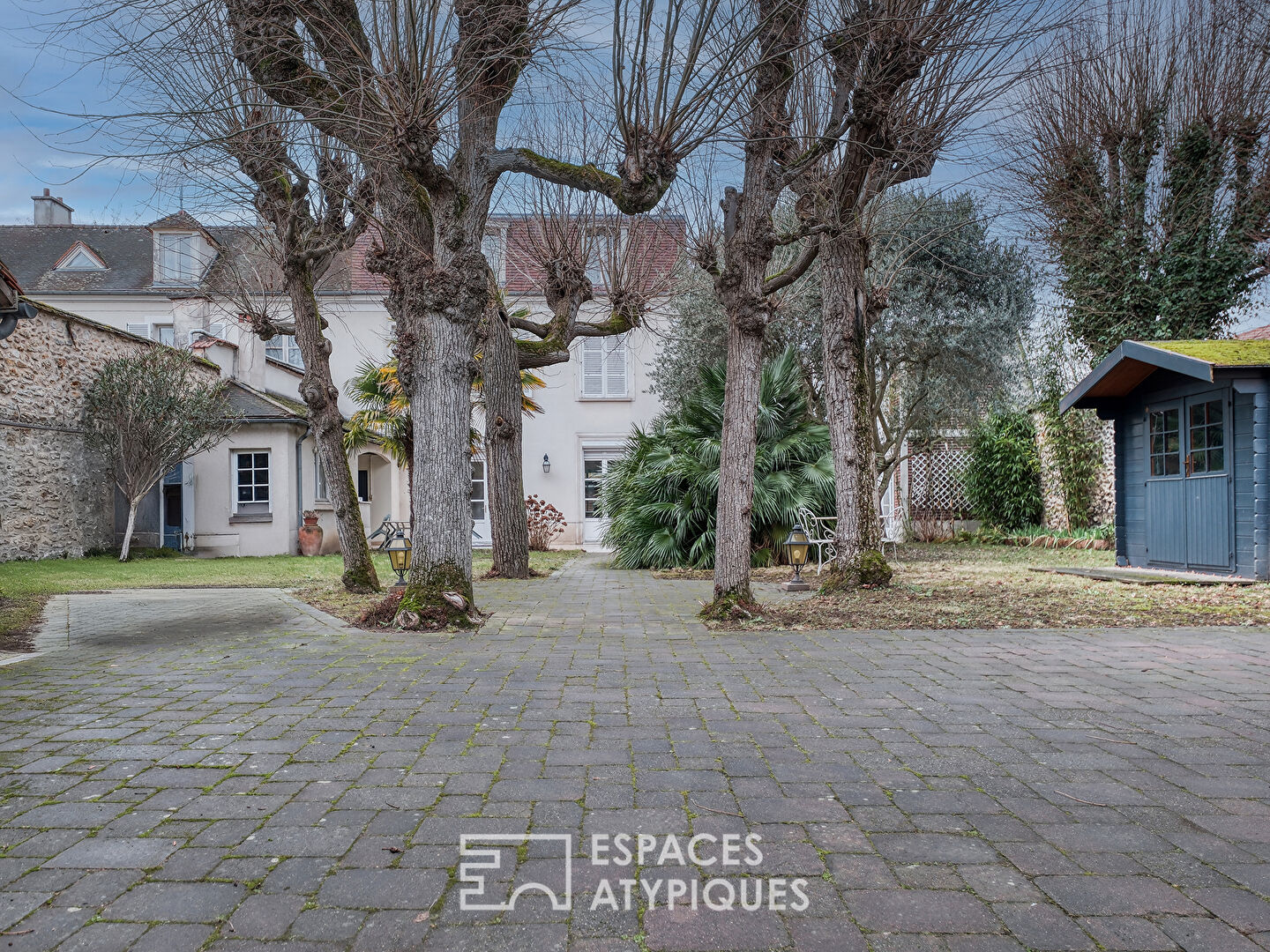 La maison historique et sa dépendance en plein centre-ville