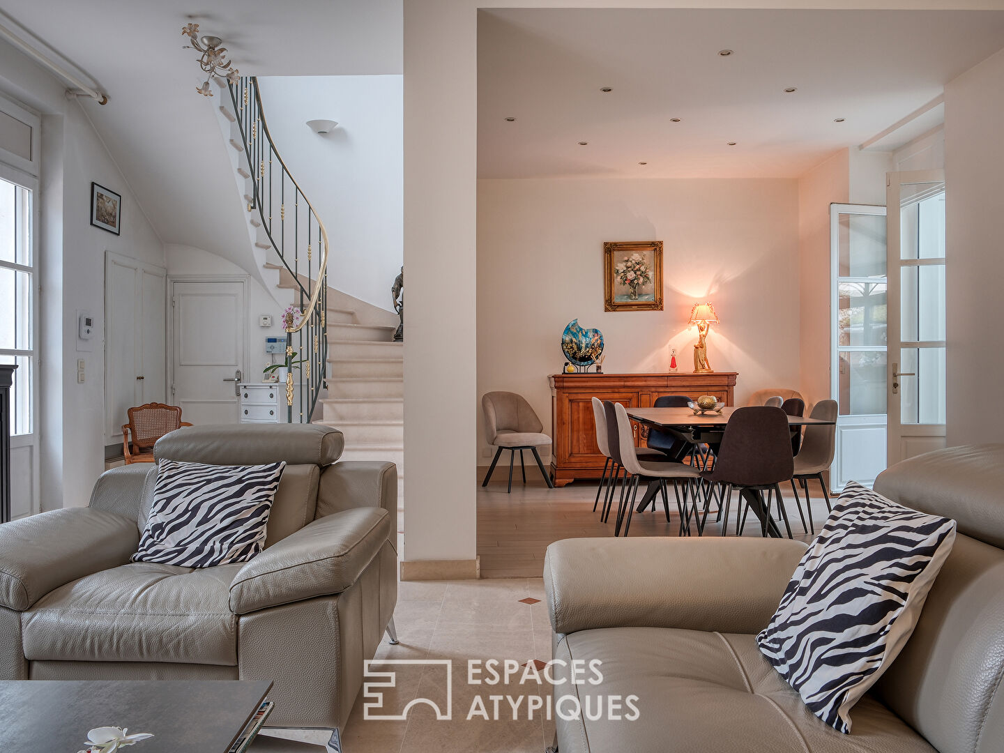 La maison historique et sa dépendance en plein centre-ville