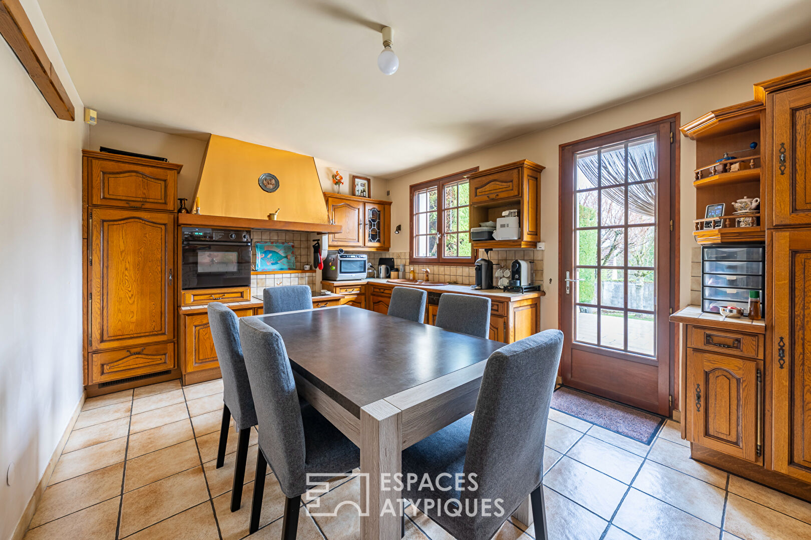 Maison familiale de charme avec sa tour architecturale