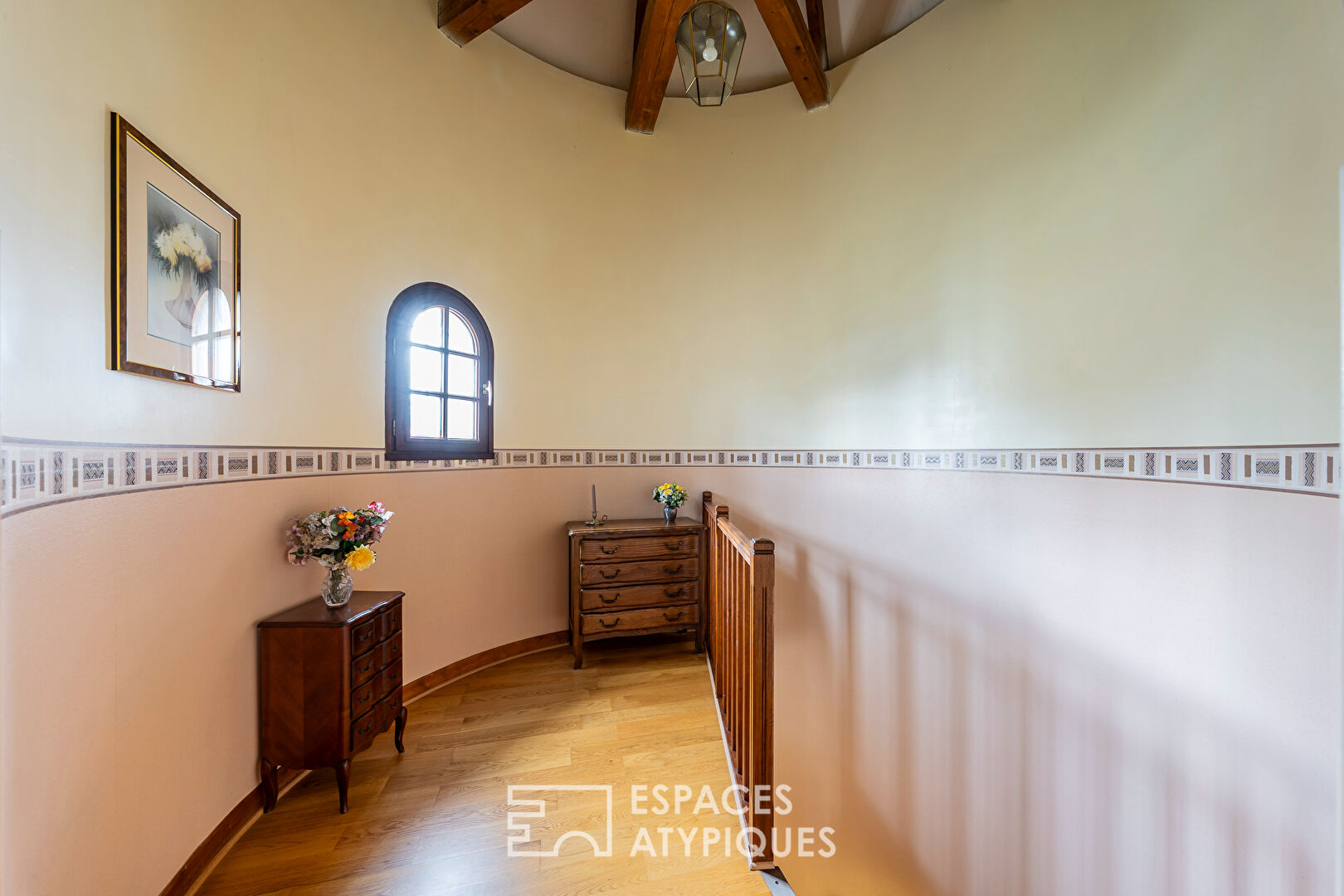 Maison familiale de charme avec sa tour architecturale