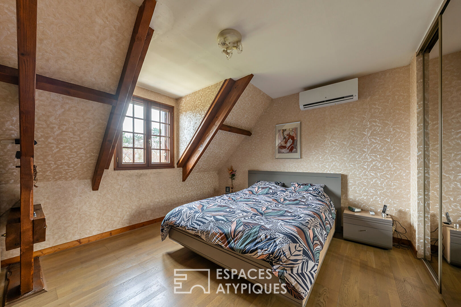 Maison familiale de charme avec sa tour architecturale