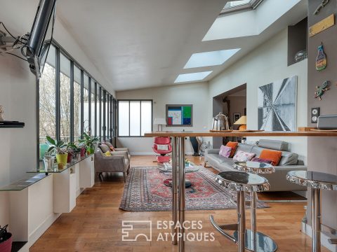 Maison familiale bourgeoise avec grande pièce de vie, jardin et proximité gare.