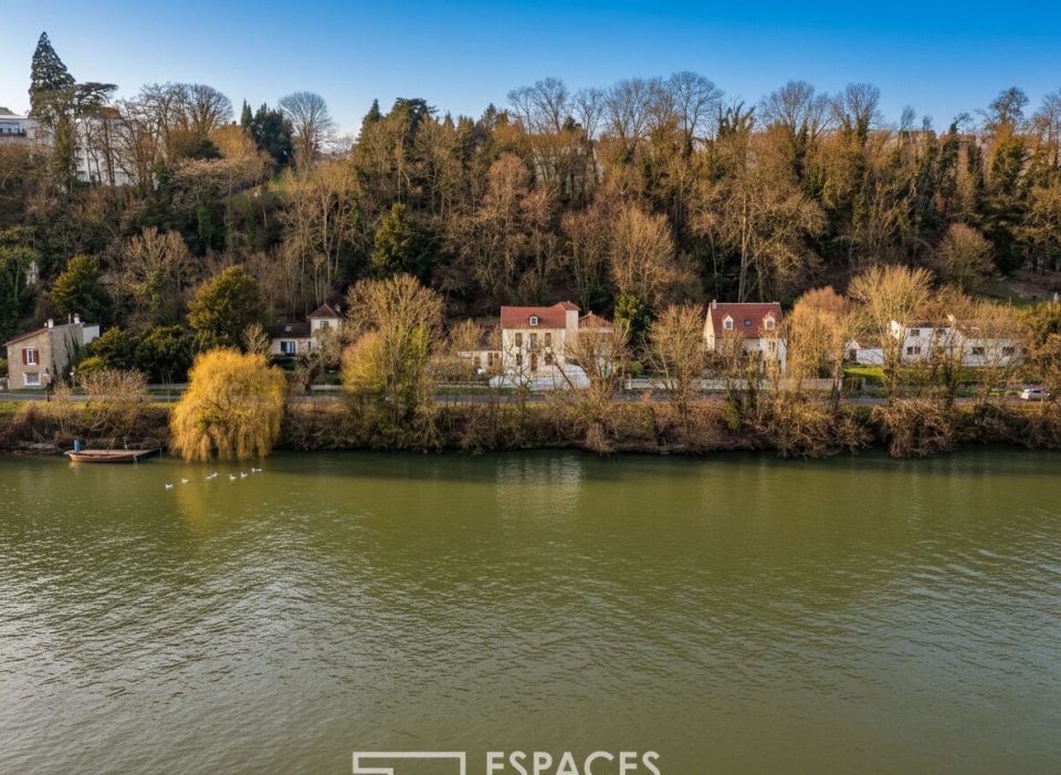 Maison familiale en bord de seine.